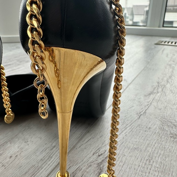 TOM FORD d’Orsay Pump with Gold Engraved Ankle Chains - Picture 8 of 16